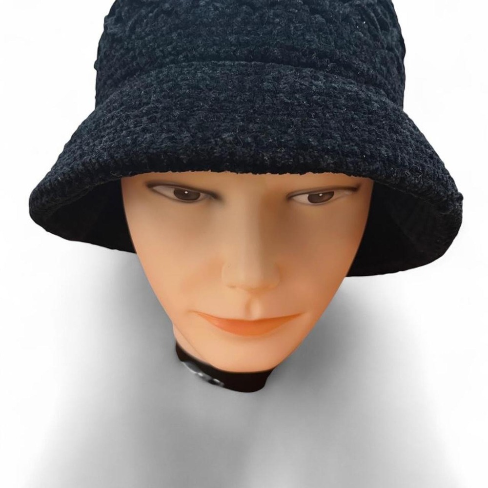 Vintage Scala black bucket knit hat. From 1990's. Diamond cable clochet